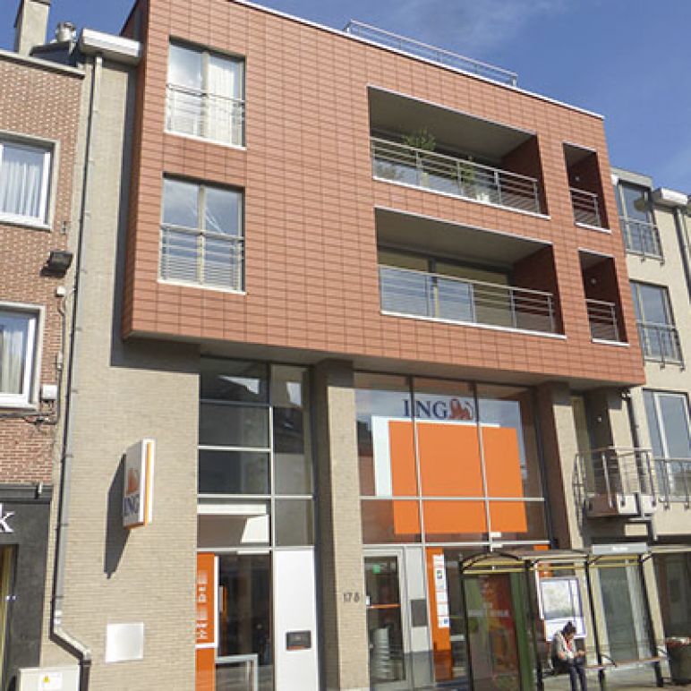 een commercieel gebouw of een opslagplaats